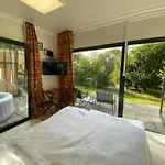 Apartment Janus Country Site Ueduelohazak Szakcs