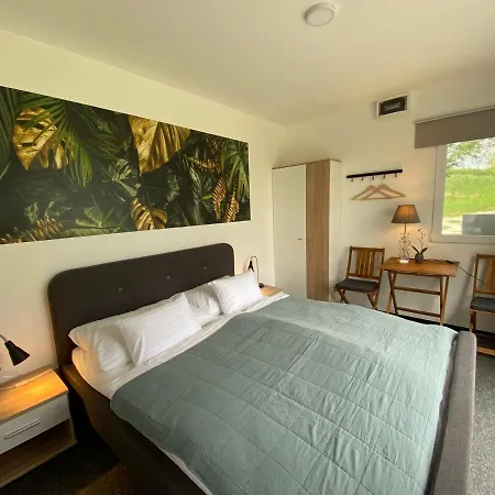 Apartment Janus Country Site Ueduelohazak