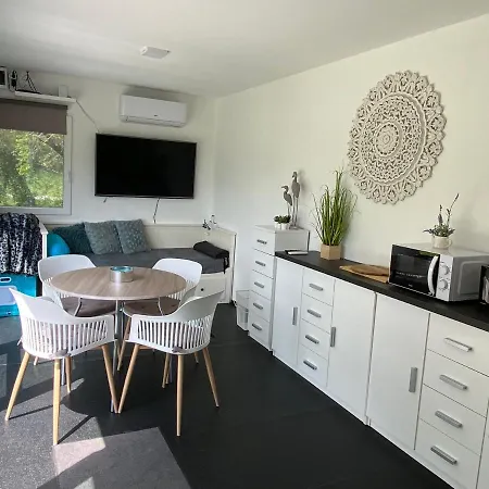 Janus Country Site Ueduelohazak Apartment
