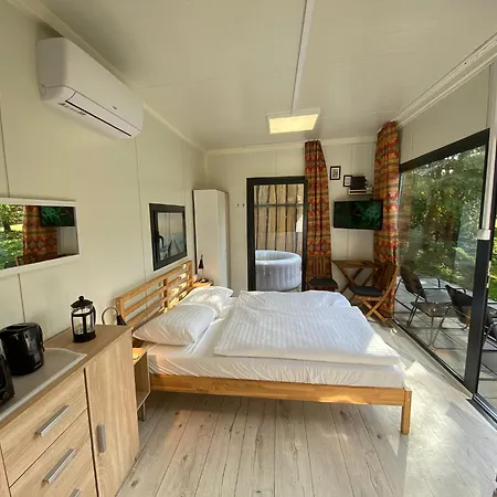 Apartment Janus Country Site Ueduelohazak Szakcs