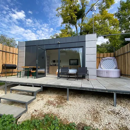 Janus Country Site Ueduelohazak Apartament *