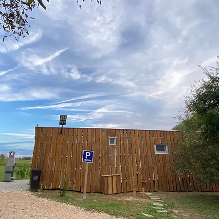 Appartement Janus Country Site Ueduelohazak Szakcs